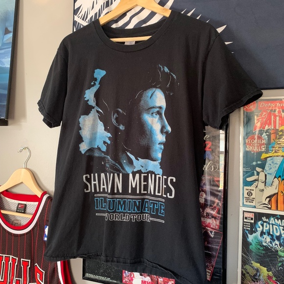 Shawn Mendes Illuminate World Tour T-shirt - Picture 2 of 6